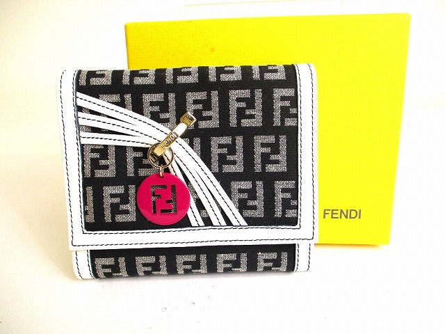 【未当て嵌める納める品】 フェンディ FENDI ズッキーノ 帆布 2つ折り パウダーコンパクト紙入れ コンパクトウォレット メンズ レディース 黒いこと×薄墨色×白いこと 【中古】