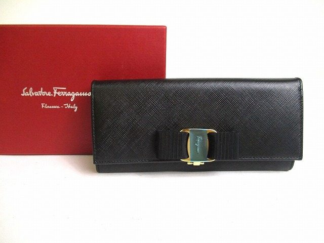 【未当て嵌める納める品】 サルバトーレ フェラガモ Salvatore Ferragamo ヴァラ なめし革 2つ折り 長紙入れ ロングウォレット 黒 【中古】