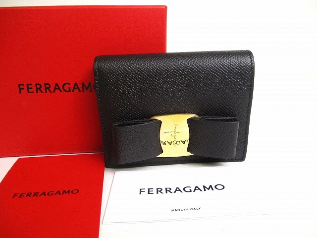【未当て嵌める納める品】 サルバトーレ フェラガモ Salvatore Ferragamo ヴァラ なめし革 2つ折り 紙入れ コンパクトウォレット 黒 【中古】