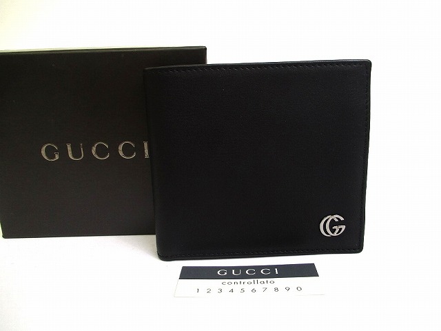 【新品負けず劣らず】 グッチ GUCCI ダブルG ソフトカーフレザー 2つ折り 札入れ パウダーコンパクト札入れ メンズ レディース 黒 【中古】 財布・ケース-バッグ・小物・ブランド雑貨-メンズ財布