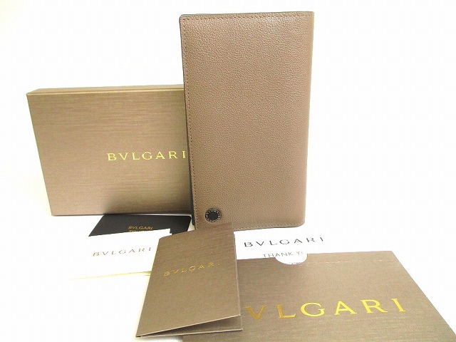 【未使用保管品】 ブルガリ BVLGARI ブルガリブルガリ マン グレイン カーフレザー 2つ折り 長財布 メンズ カーキ 【中古】