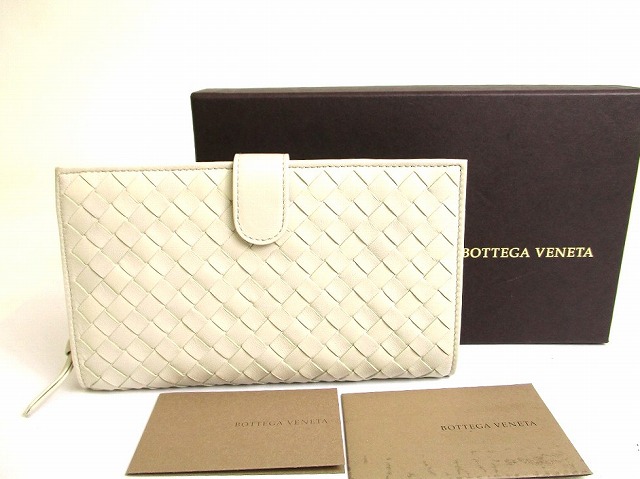 【未当て嵌める庫入れ品】 ボッテガヴェネタ BOTTEGA VENETA イントレチャート ナッパ ロングウォレット 2つ折り 長金入れ メンズ レディース 象牙色 【中古】