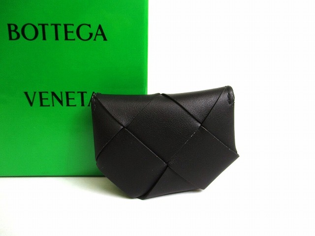 【希少】【新品同様】 ボッテガヴェネタ BOTTEGA VENETA マキシイントレチャート ディアゴ レザー 小銭入れ クレジットカード ケース メンズ レディース 黒 【中古】 42,900円