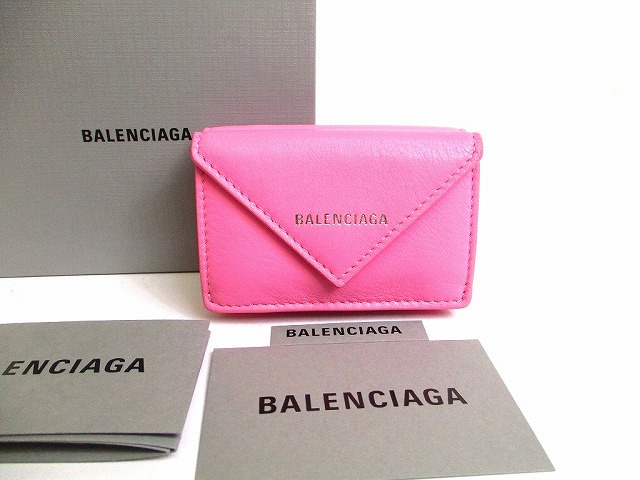【未当て嵌める納める品】 バレンシアガ BALENCIAGA 調査報告 ミニウォレット カーフスキン 3つ折り 紙入れ パウダーコンパクト紙入れ サクラ色 【中古】