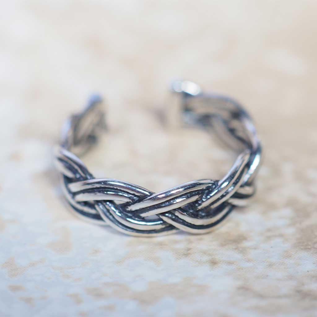 ツイストデザイン 金属製リング フリーサイズ 楽天市場】シルバー製ツイストデザインリング フリーサイズ silver