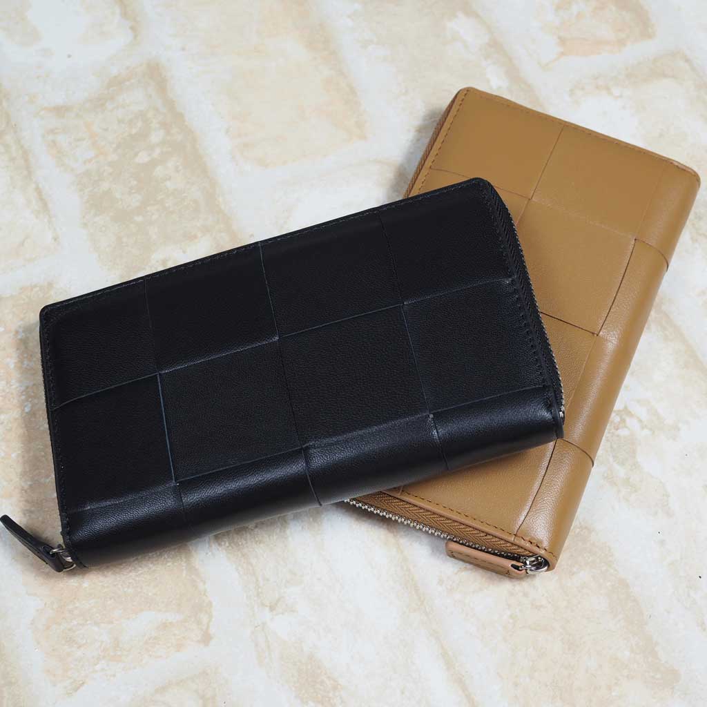イントレチャート　編み込み革財布　シープスキン　【新品】