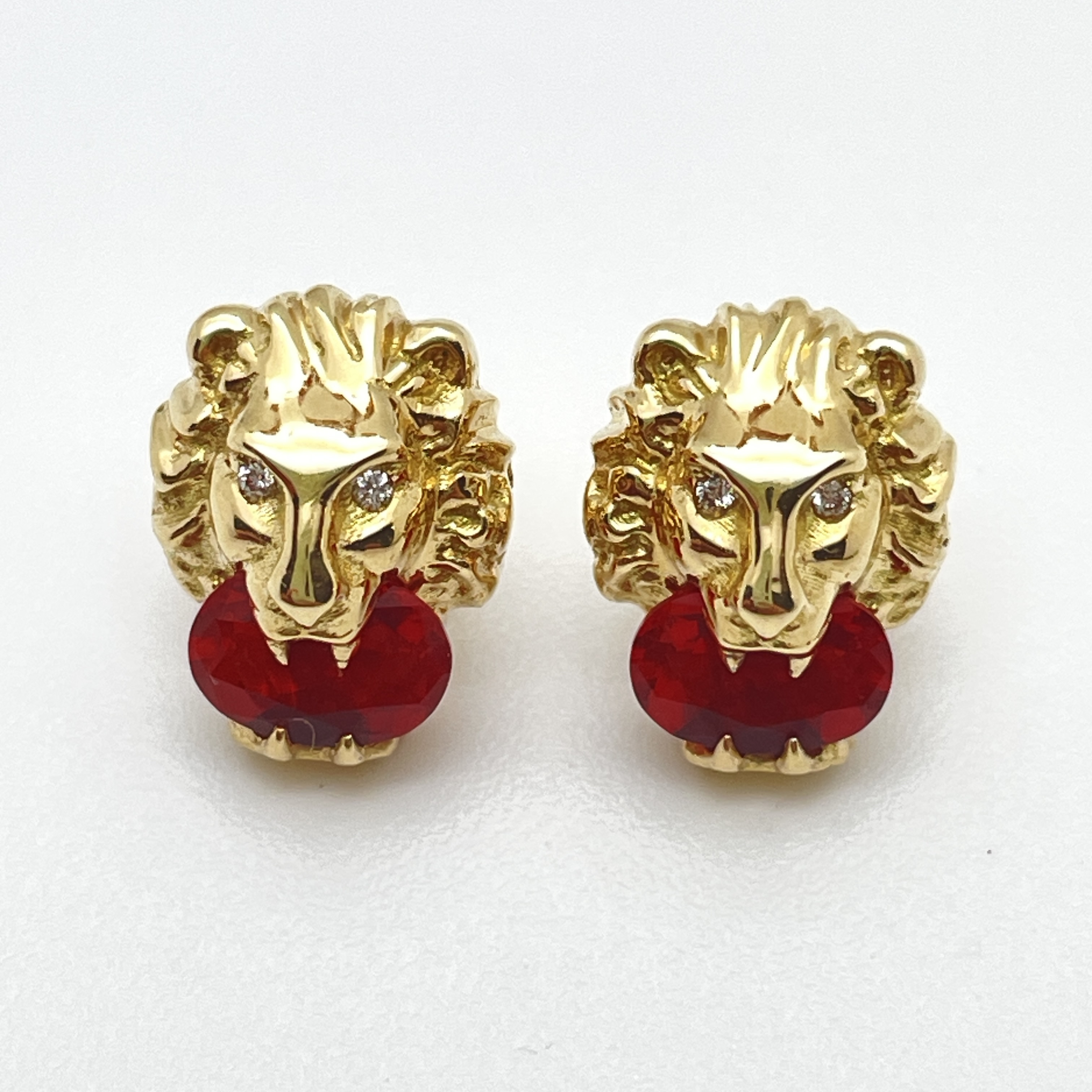 GUCCI 　ピアス　ライオン　ヘッド　ハート　ゴールド　インターロッキング GUCCI ピアス ライオン ヘッド ハート ゴールド インター