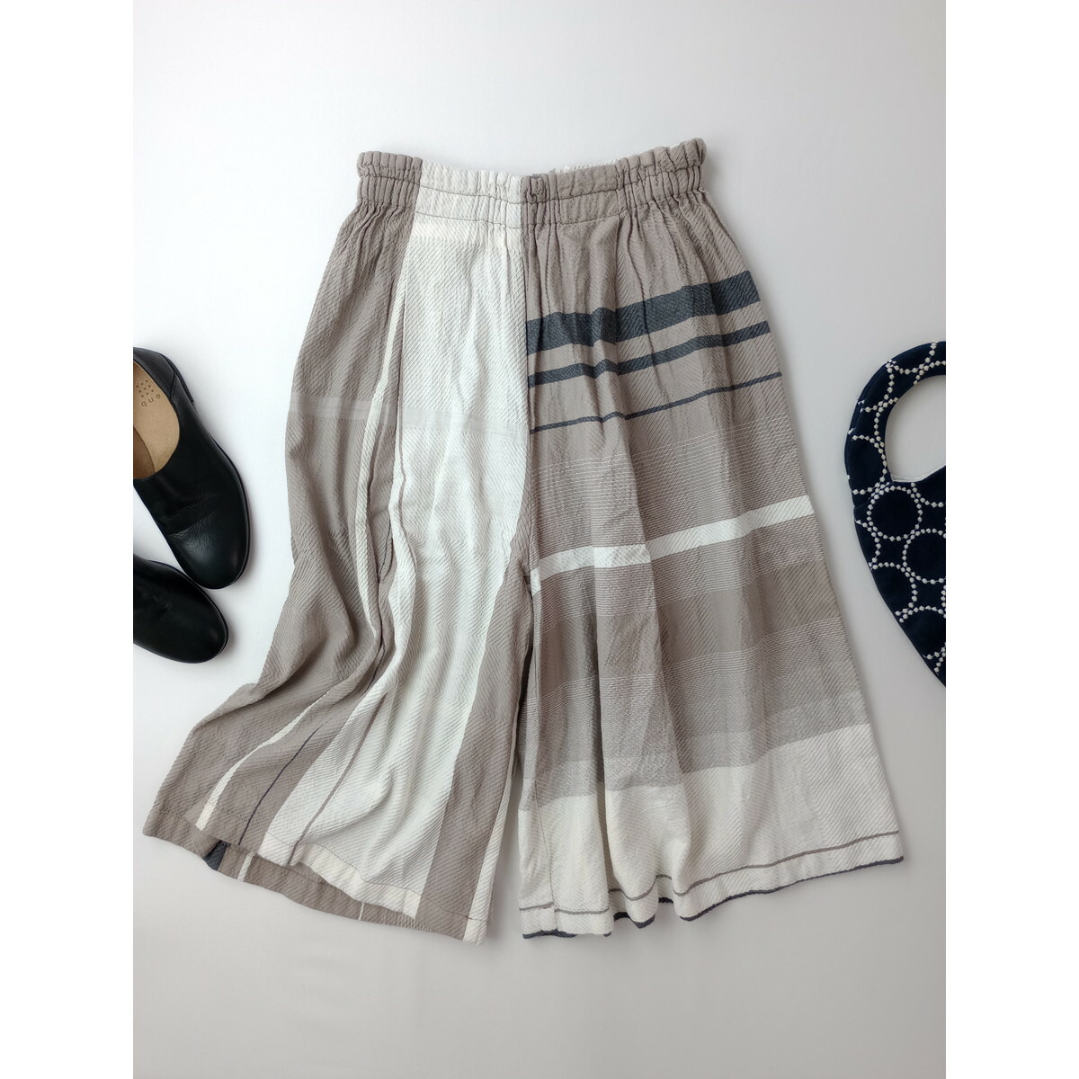 amaki niime タマキニイメ 玉木新雌 サルエル ワイド パンツ ベージュ 1【中古】｜Branica Republic