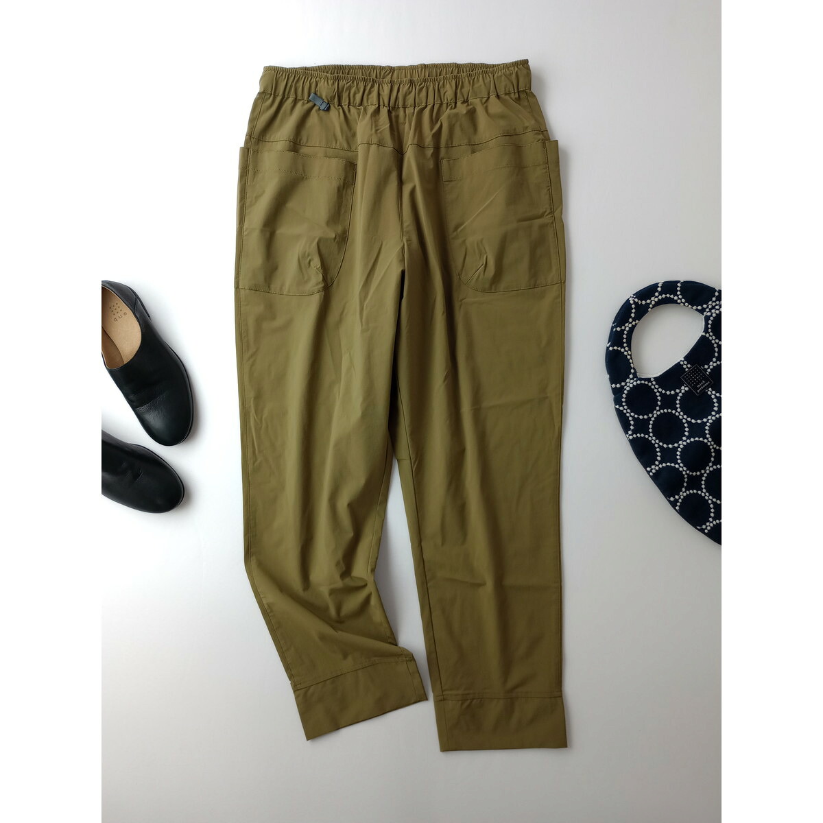 AXESQUIN ELEMENTS アクシーズ クインエレメンツ ソフト シェルの パンツ カーキ 三【中古】｜Branica Republic