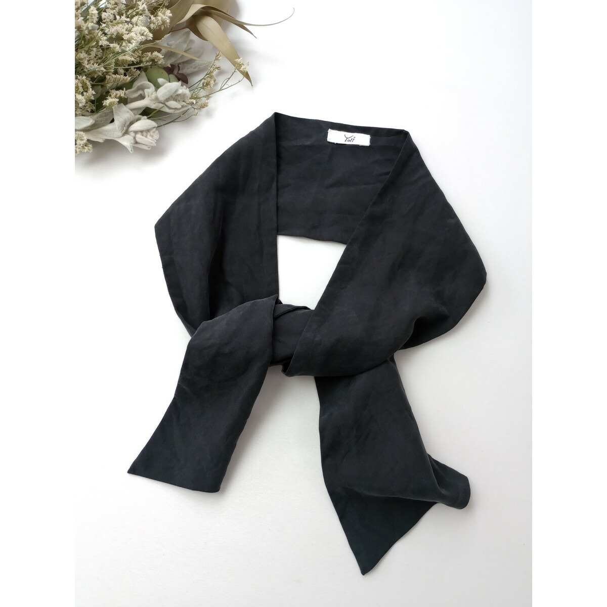 yoli ヨリ Silk tie scarf シルク100％ タイ スカーフ ストール 黒 ブラック【中古】