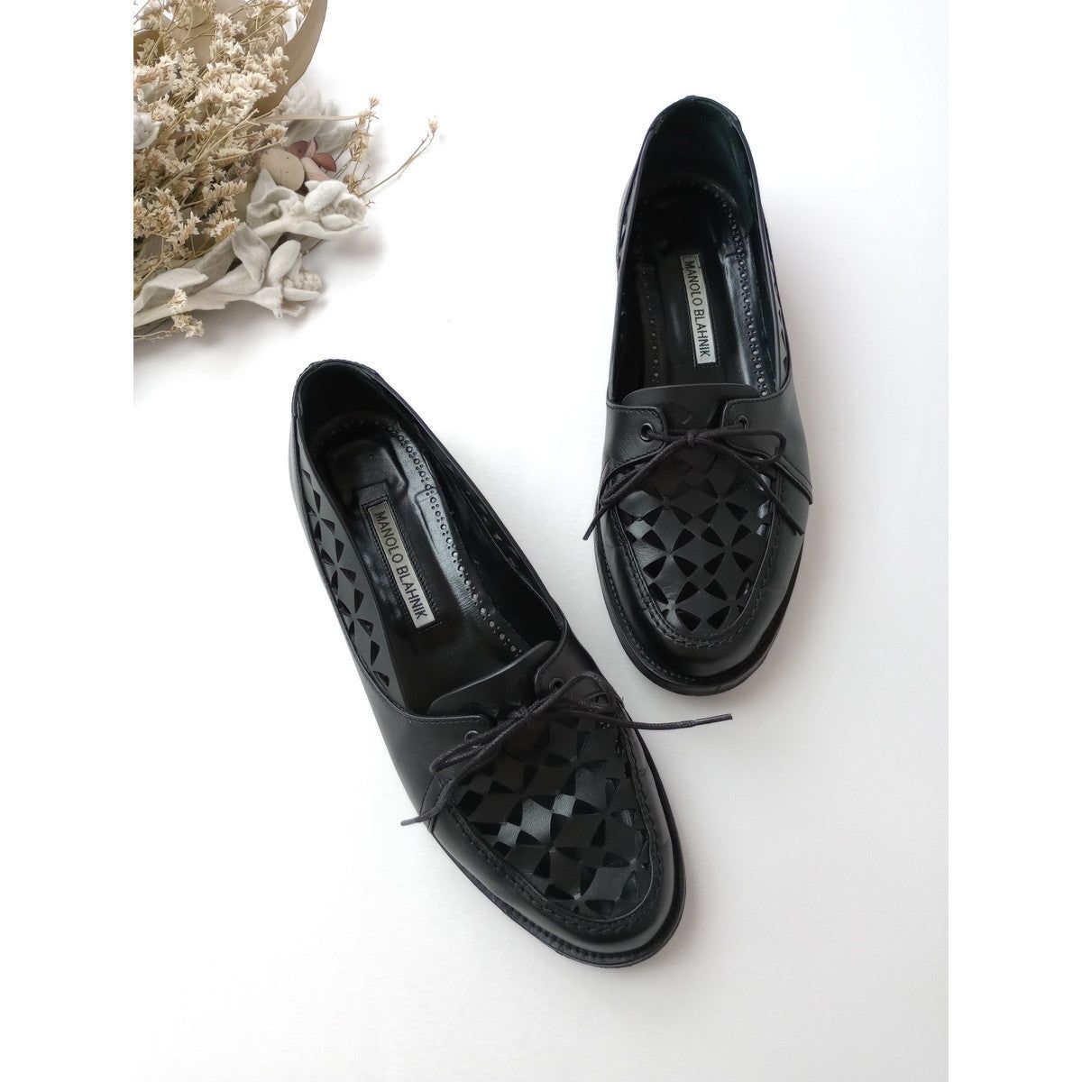 MANOLO BLAHNIK マノロ ブラニク カットワーク レザー ローファー 靴 シューズ 靴 37 黒 ブラック 【中古】｜Branica Republic