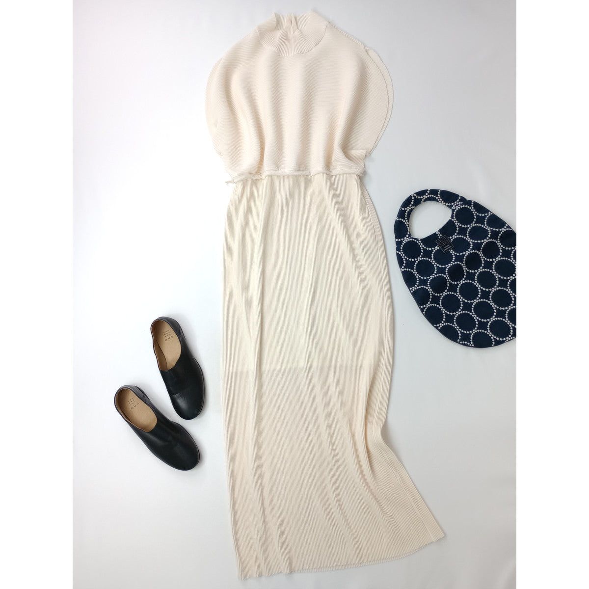 Jens イェンス Waffle pleats Dress ワッフル プリーツ ロングワンピース ドレス アイボリー2 【中古】｜Branica Republic