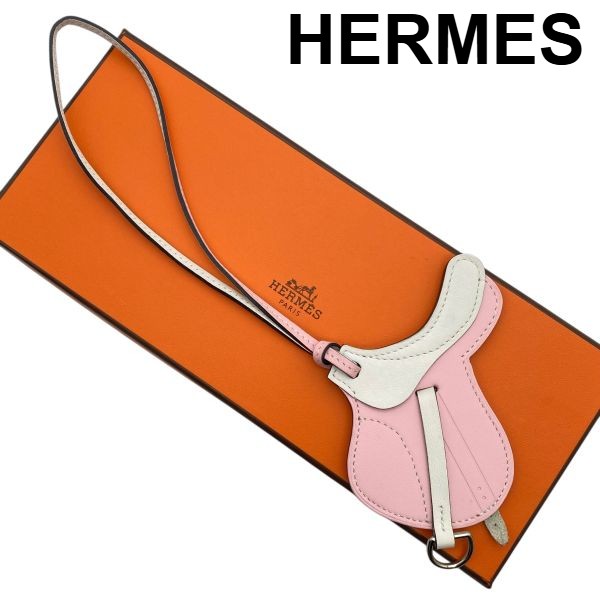 【中古】美品 エルメス HERMES パドック セル Paddock Selle チャーム バッグチャーム サドル アクセサリー ピンク 白 レザー レディース 5E311｜BRANKASTA 店
