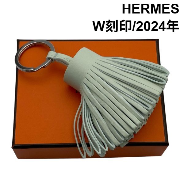 【中古】美品 エルメス HERMES カルメン Carmen 手当たり輪っか キーホルダー W目じるし 2024年 フリンジ ヴェールフィズ 子ヒツジひと肌 レディース 6D209