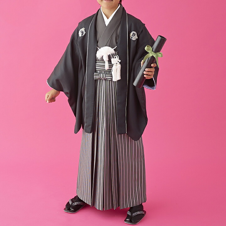 【レンタル】 小学生 男子 袴セット 卒業式 (HK_B14) 140cm 150cm 160cm 黒 縞 市松地紋 男の子 男児 小学校 10歳 13歳 袴 はかま ハカマ フルセット 貸衣装 和装 卒業袴 卒業 ハーフ成人式 結婚式 【往復送料無料】｜レンタルコスチュームのウエヤマ