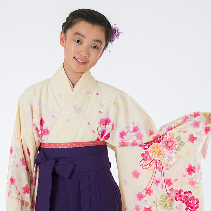 【レンタル】 小学生 女子 袴セット 卒業式 (HK_131) 140cm 150cm 薄黄色 紫 桜 菊 薬玉 女の子 女児 小学校 10歳 13歳 袴 はかま ハカマ フルセット 貸衣装 和装 卒業袴 卒業 ハーフ成人式 結婚式 十三詣 【往復送料無料】｜レンタルコスチュームのウエヤマ