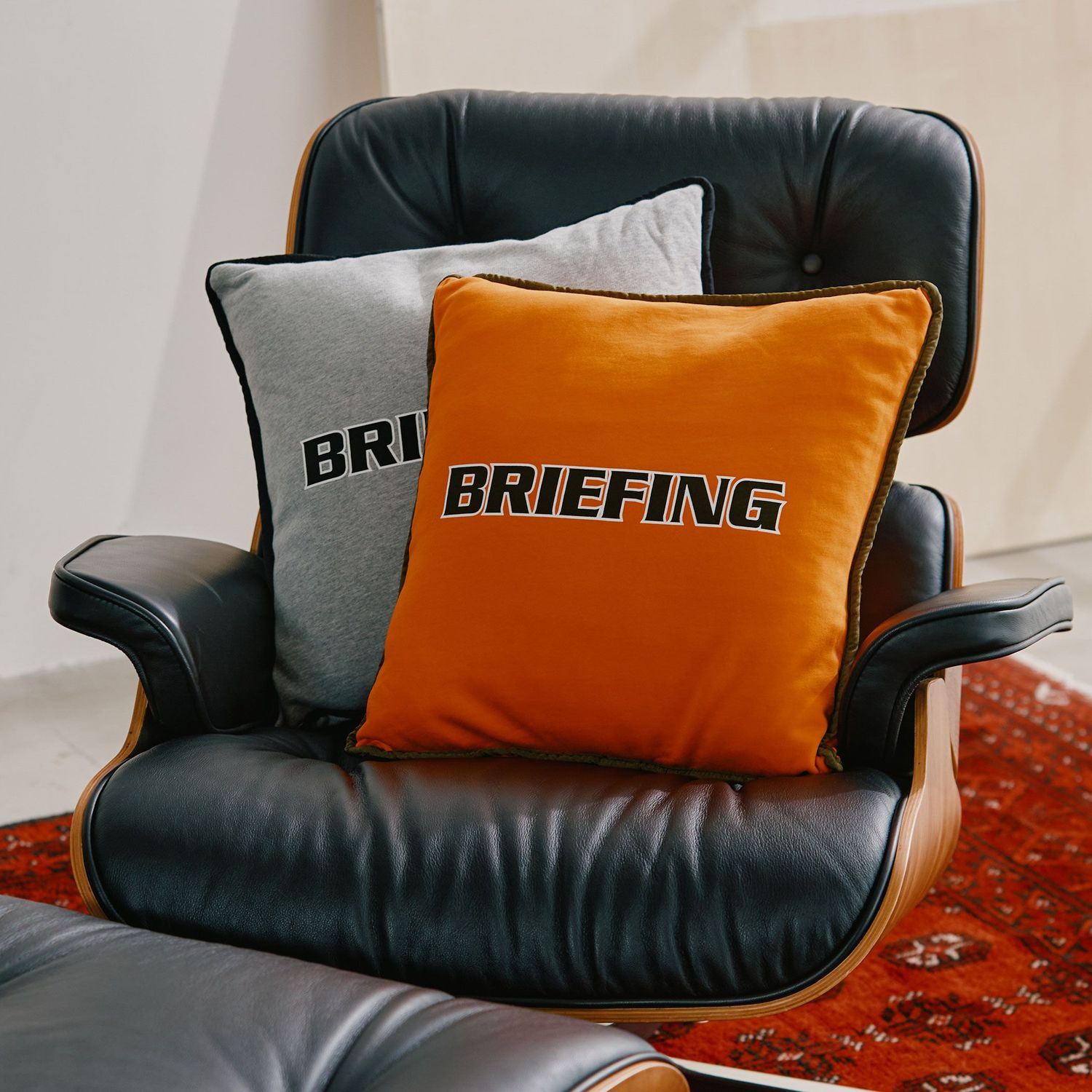 【BRIEFING堅苦しさ】REVERSIBLE CUSHION COVER
