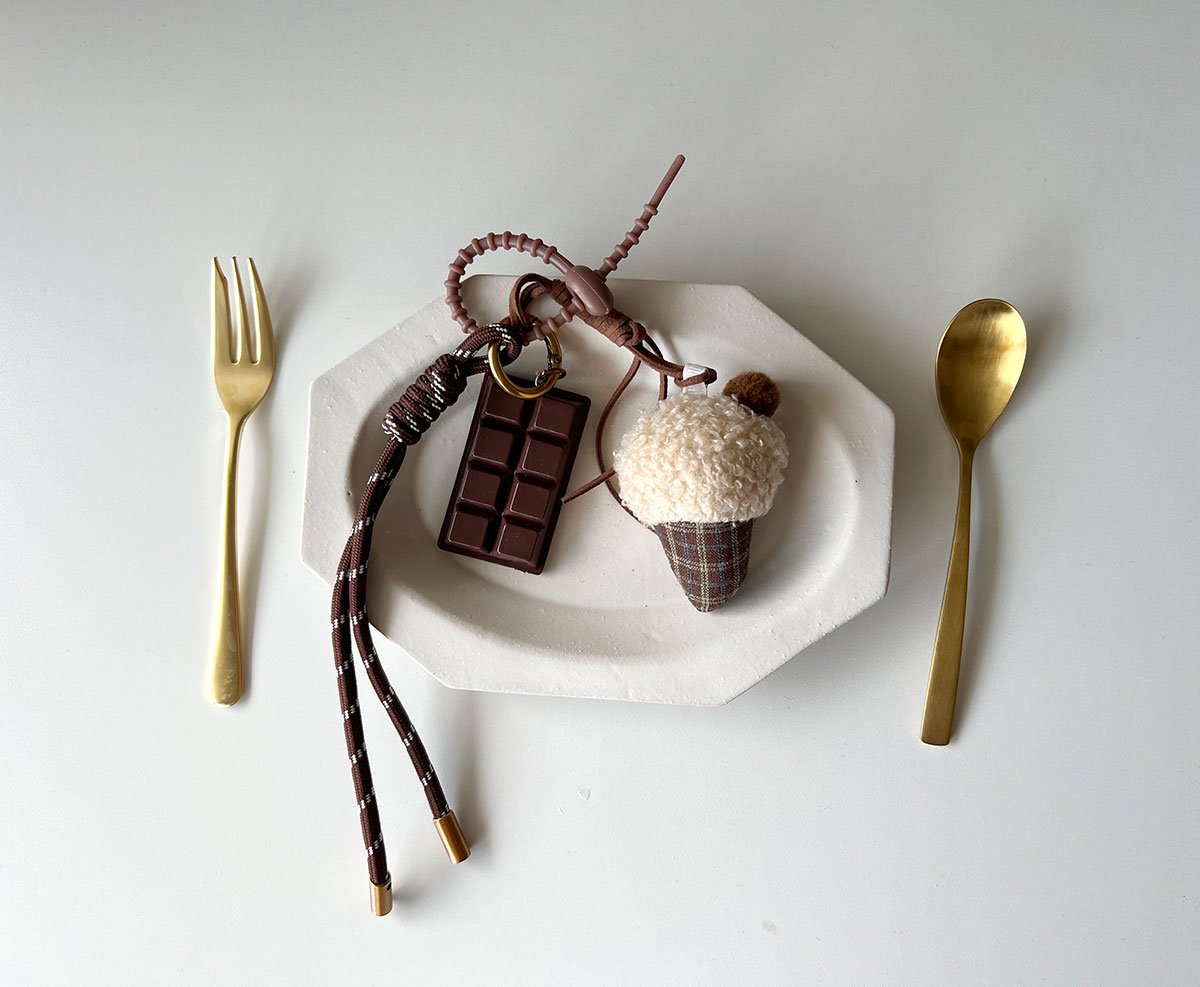 アイスクリーム 板チョコチャーム チェック柄コーン キーホルダー