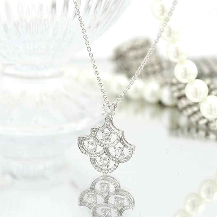 【60回払いまで金利0%】グラフ アイコン シルエット ダイヤモンド ペンダント ラージ 1.26ct 中古ネックレス ブランドジュエリー 送料無料｜レディースブランド サロンBRILLER