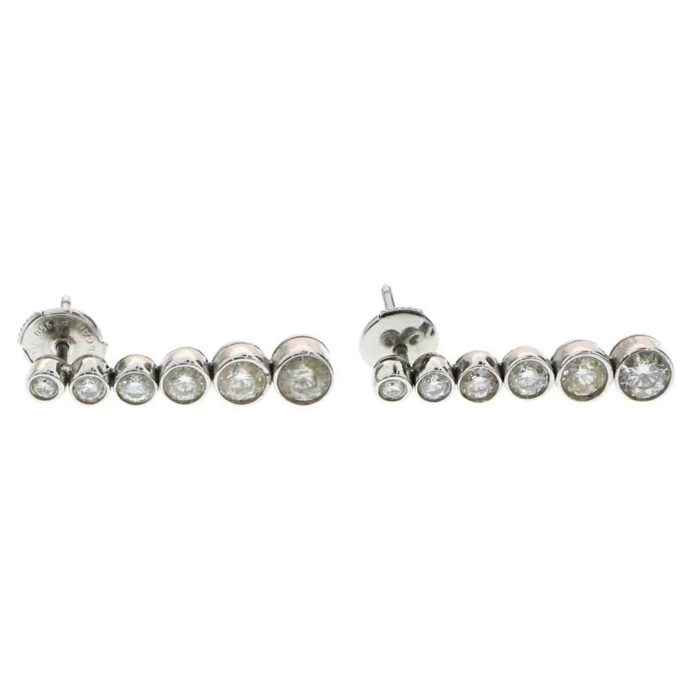 Tiffany ティファニー　ソリティアダイアモンドスタッズ　ピアス Diamond Earrings in Platinum | Tiffany & Co.
