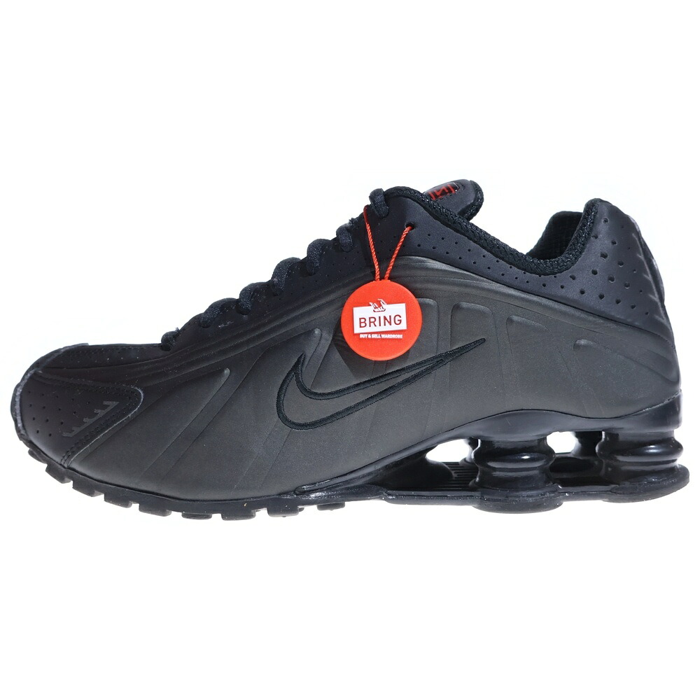 NIKE(ナイキ) 大きさ:26.0糎 SHOX R4 BLACK/BRIGHT CRIMSON HQ1988-001 ショックス R4 ローカットスニーカー 黒いこと/ブライトクリムゾン US8/26糎【中古】【座標軸B】【色つや黒いこと】【取りまわしバス発着場BRING仙台店】