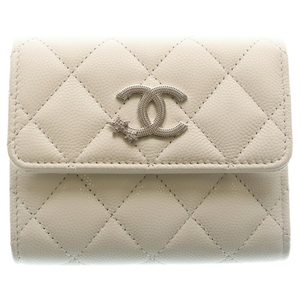 CHANEL(シャネル) マトラッセ はやりっ児ロゴタイプ スモールフラップウォレット 三つ折り金入れ コインケース 白いこと なめし革 キャビアひと肌 しろがね色金具【新古品/中古】【度合いS】【色つや白いこと】【取りまわしバス発着場BRING：RED新宿東口店】