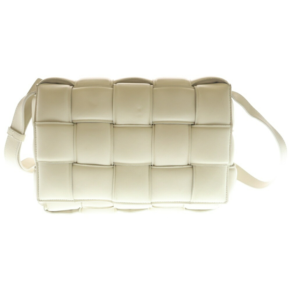 BOTTEGA VENETA(ボッテガヴェネタ) サイズ:- パデットカセット ショルダーバッグ ホワイト レザー ゴールド金具【中古】【程度B】【カラーホワイト】【取扱店舗BRING梅田茶屋町店】