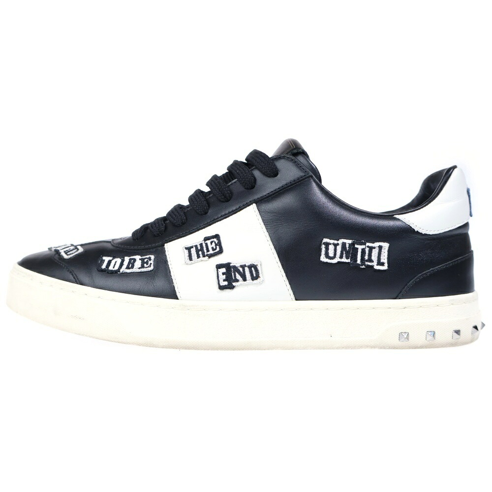 VALENTINO(ヴァレンティノ) 大きさ:41 Flycrew Rockstud Embroidered Leather Sneaker ロックスタッズ刺しゅうなめし革スニーカー シューズ 黒いこと/白いこと TNA08Y0【中古】【座標軸B】【色合い黒いこと】【取りまわしバス発着場BRING福岡天神店】