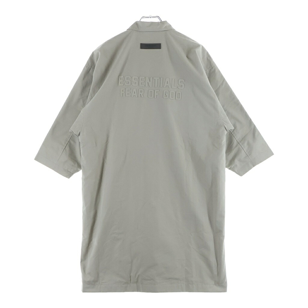 FEAR OF GOD ESSENTIALS(フィアオブゴッド エッセンシャルズ) 大きさ:8 キッズ バックロゴコーチジャケット ベージュ【新古品/中古】【座標軸S】【色合いベージュ】【取りまわしバス発着場BRING THRIFT CLOSET あべの店】