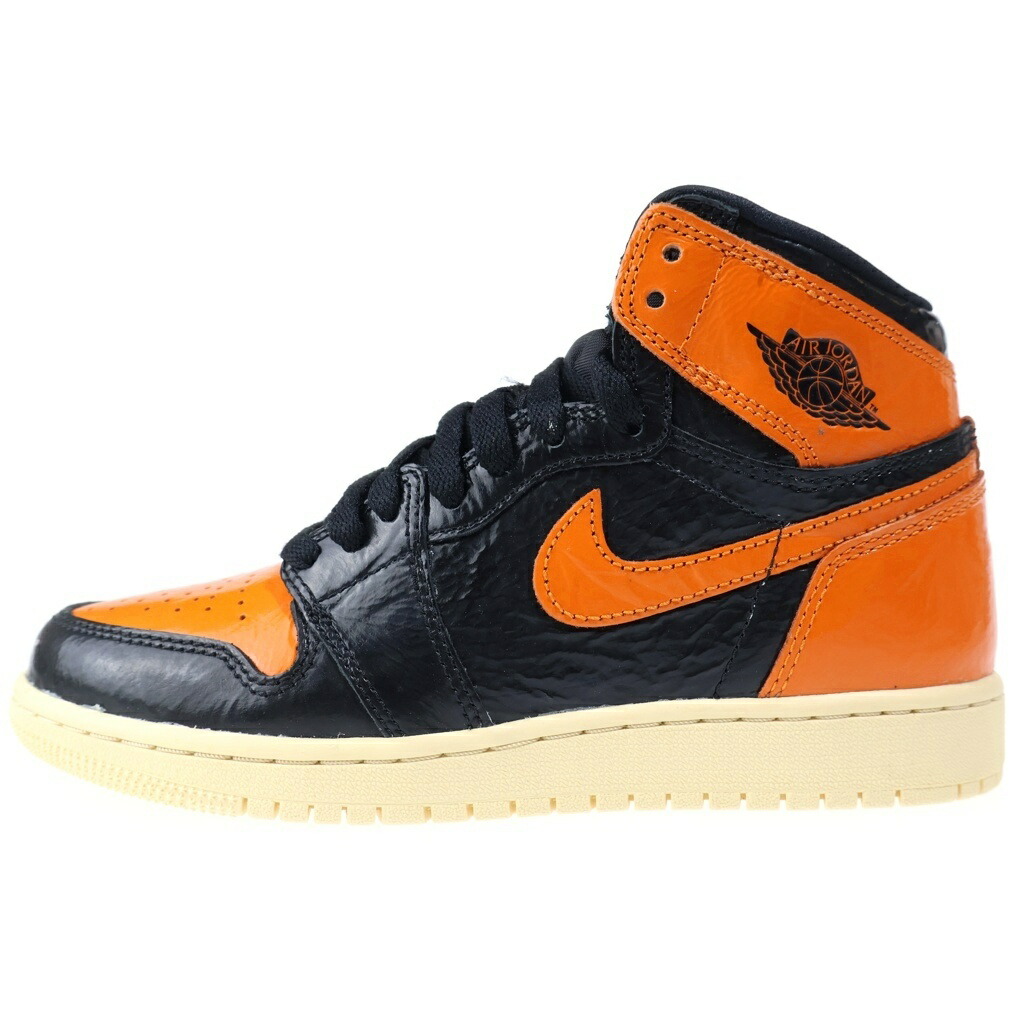 NIKE(ナイキ) 大きさ:23.5珊 GS AIR JORDAN 1 RETRO HIGH SHATTERED BACKBOARD 3.0 エアジョーダン1レトロハイ ハイカットスニーカー 黒いこと US4.5/23.5珊 レディース 575441-028【新古品/中古】【度合いS】【色つや黒いこと】【オンライン制限事項商いもの】