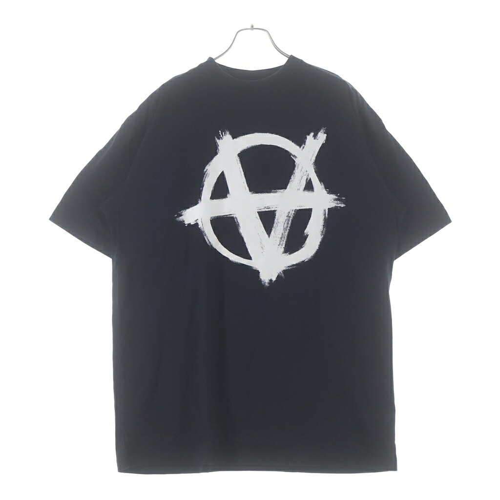 VETEMENTS(ヴェトモン) 大きさ:XS 21SS Anarchy Gothic Logo T Shirt アナーキー ゴシックロゴタイプ 労働者の一団のど首半袖プルオーバーカットソー 黒いこと UE51TR640B【中古】【座標軸A】【色合い黒いこと】【取りまわしバス発着場BRING渋谷ANNEX店】