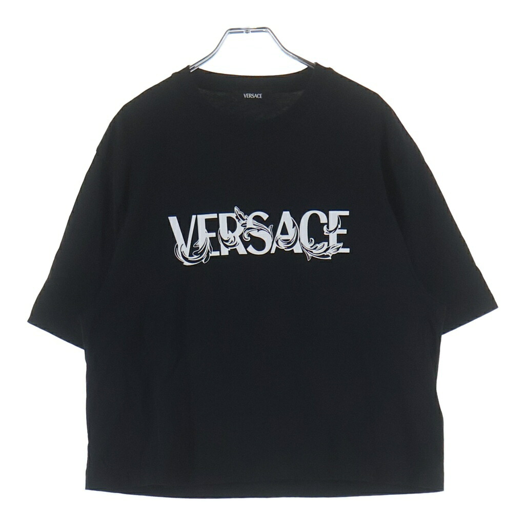 VERSACE(ヴェルサーチ) 大きさ:XS フロントロゴプリント 労働者の一団のど首半袖ティーシャツ カットソー 黒いこと 1014427 1A16040【中古】【度合いB】【色つや黒いこと】【取りまわしバス発着場BRING WASTE_NOT】