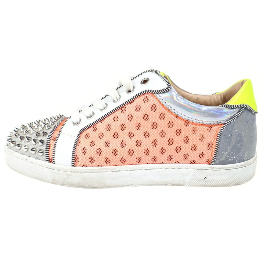 CHRISTIAN LOUBOUTIN(クリスチャンルブタン) 大きさ:39.5 AC SEAVASTE SPIKES FLAT GLIT グリッター スタッズ なめし革 ローカットスニーカー しろがね色/オレンジ色【中古】【座標軸B】【色合いしろがね色】【オンライン制限事項商いもの】