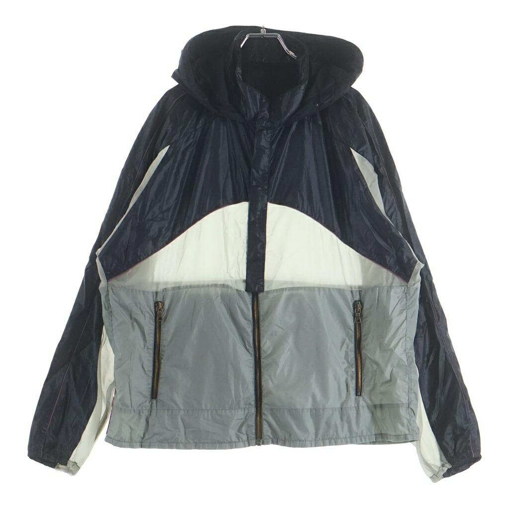 PRADA SPORT(プラダ 運動競技) 大きさ:XL Nylon Jacket ナイロンジップアップジャケット フーディー 薄墨色 SGV022【中古】【座標軸A】【色合い薄墨色】【取りまわしバス発着場原宿】