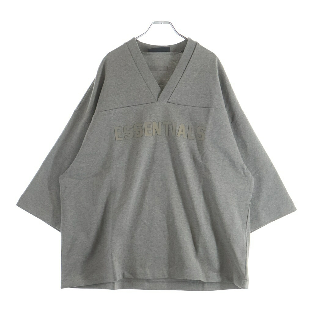 FEAR OF GOD ESSENTIALS(フィアオブゴッド エッセンシャルズ) 大きさ:S Football Tee 蹴球紅茶 思われ人ロゴタイプVのど首ラグラン7分袖プルオーバー 薄墨色【新古品/中古】【座標軸S】【色合い薄墨色】【取りまわしバス発着場BRING横浜ビブレ店】