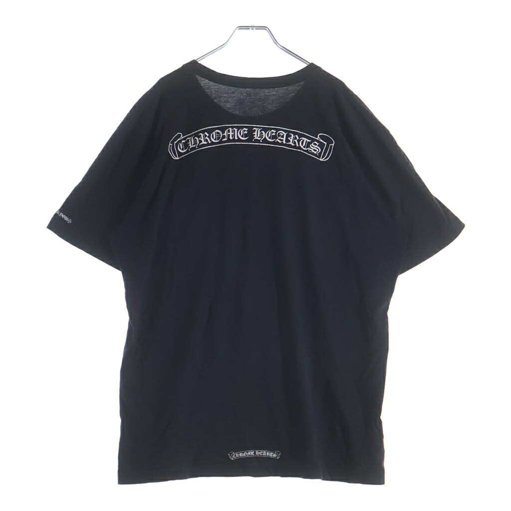 CHROME HEARTS(クロムハーツ) 大きさ:XL SCROLL LABEL T-SHIRT スクロールラベルプリント クルーネックポケット半袖プルオーバー 黒いこと【中古】【座標軸B】【色合い黒いこと】【取りまわしバス発着場BRING福岡天神店】