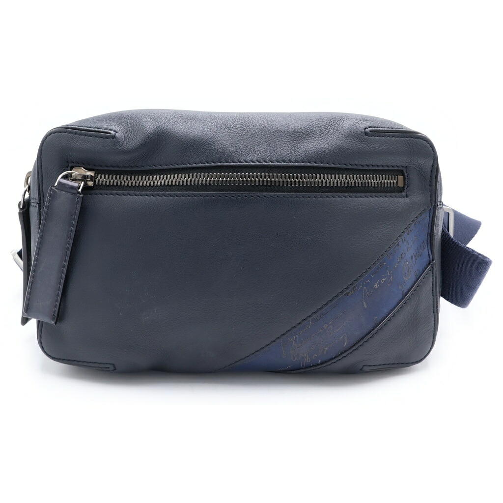 Berluti(ベルルッティ) カリグラフィ パイロット レザー ボディバッグ ショルダーバッグ ブラック【中古】【程度B】【カラーブラック】【オンライン限定商品】｜ブランド買取・販売　BRING