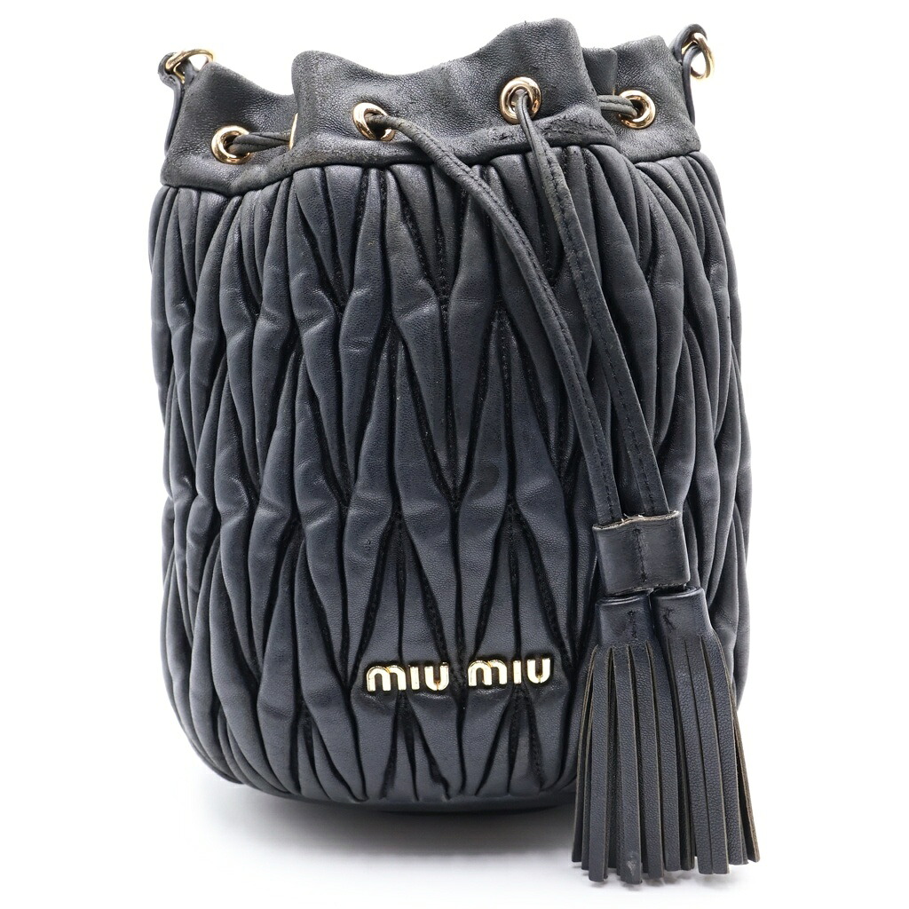 miumiu(ミュウミュウ) サイズ:- ドローストリング レザーショルダーバッグ ブラック 5BE014 無【中古】【程度B】【カラーブラック】【取扱店舗BRING心斎橋店】|ブランド買取・販売 BRING