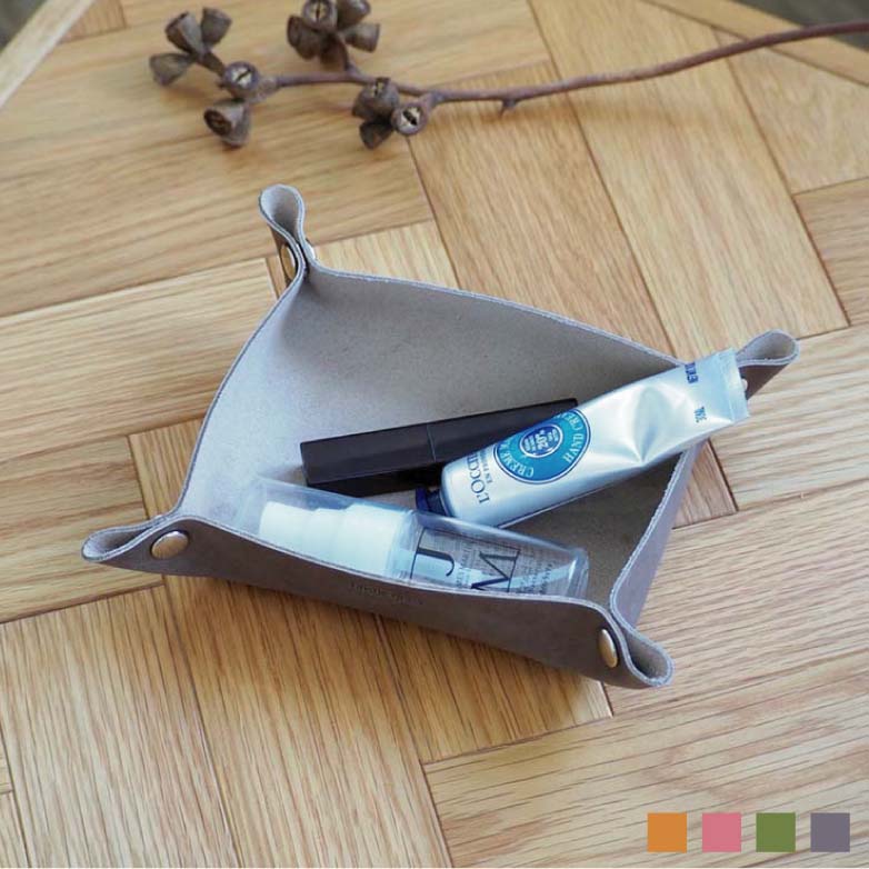 スモーキーレザー トレー トレイ アクセサリー 本革 レザー 小銭入れ 小物入れ ケース 雑貨 デスク おしゃれ かわいい お揃い ペア カップル ギフト プレゼント 贈り物 記念日 お祝い 誕生日 クリスマス バレンタイン 退職 就職 プチギフト 母の日 即納