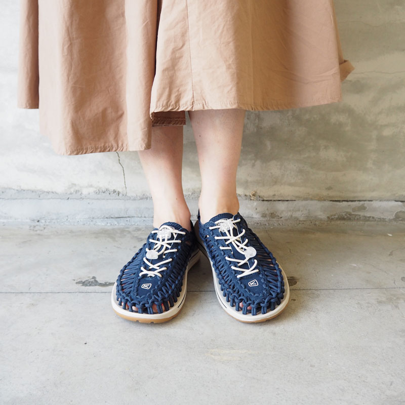 キーンサンダルレディースユニークKEENUNEEKCANVAS1026232キャンバススポサン靴シューズコンフォートスニーカーNAVYBIRCHネイビーバーチキャンプレジャーアウトドアスポーツナチュラルカジュアルおしゃれ水陸両用