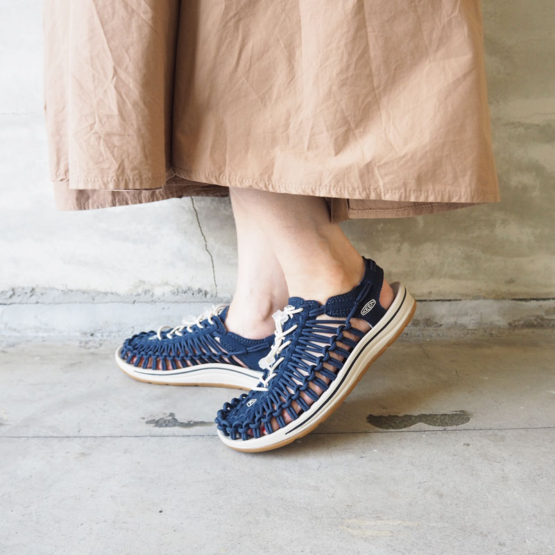 キーンサンダルレディースユニークKEENUNEEKCANVAS1026232キャンバススポサン靴シューズコンフォートスニーカーNAVYBIRCHネイビーバーチキャンプレジャーアウトドアスポーツナチュラルカジュアルおしゃれ水陸両用