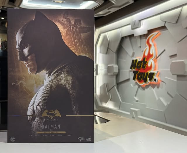 「新品・在庫」ホットトイズ MMS732『バットマン vs スーパーマン ジャスティスの誕生』 バットマン（2.0／デラックス版）1/6 Batman 2.0 DX｜ブラザーズ・ホビー