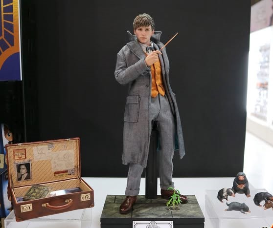 ホットトイズMMS512Bファンタスティック・ビースト ニュート・スキャマンダー 楽天市場】ホットトイズ 1/6 ファンタスティック・ビーストと黒い