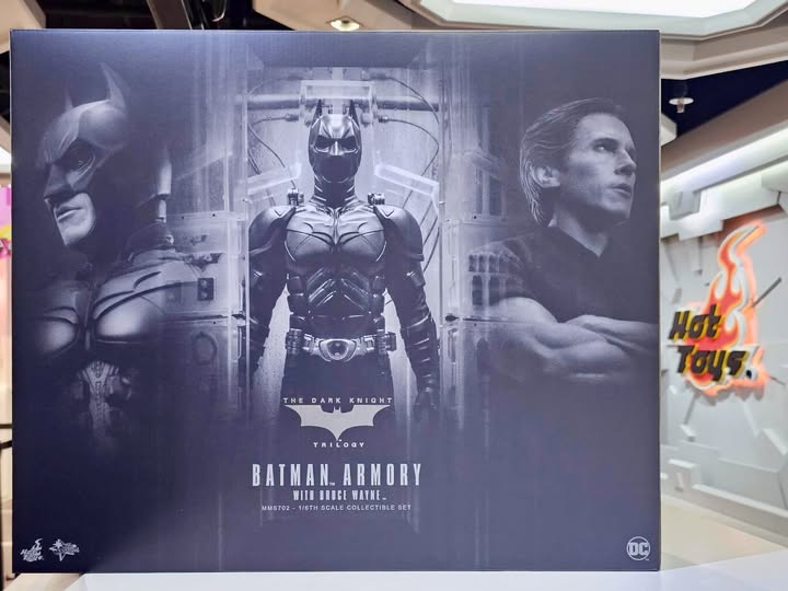 「新品・在庫」 ホットトイズMMS702 ダークナイト ライジング バットスーツ格納庫&ブルース・ウェインThe Dark Knight Rises - Batman Armory|ブラザーズ・ホビー