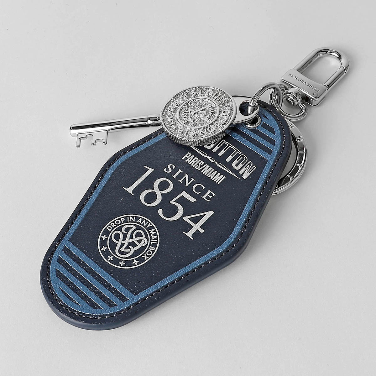 楽天市場】LOUIS VUITTON ルイ ヴィトン M01555 マイクロチャーム・LV