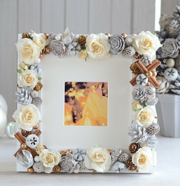 楽天市場 ウェルカムボード 手作りキット クリスマス ボード 手作り 写真立て プレート キット 材料 新築祝い 結婚祝い ギフト リビング 玄関 リース ウェディング 壁掛け インテリア 結婚式 誕生日 受付 ホワイト 木の実 薔薇 シャビーシック シンプル お洒落 人気 白