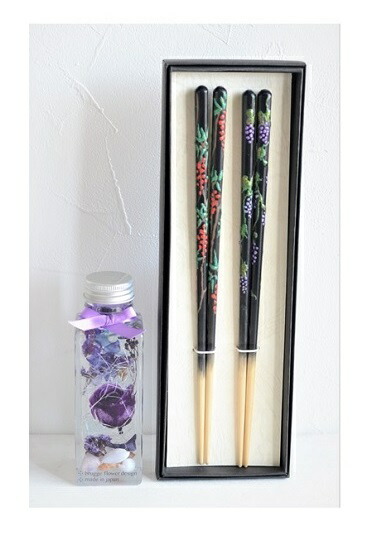 全国組立設置無料 楽天市場 箸2膳とハーバリウムセット 夫婦箸 ハーバリウム 手描き箸 京友禅図案家 日本画家 谷口弘明氏の箸 和 日本製 お祝いの品 贈答品 お土産 日本のお土産 ハーバリウム 結婚式 結婚 誕生日 ギフト プレゼント アトリエブルージュ Flower Shop