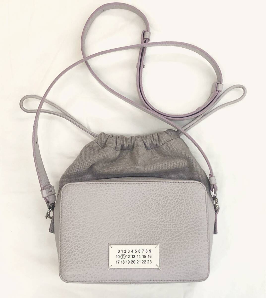 【中古】住み家 マルジェラ Maison Margiela5AC 写真機御徒面子 並み並み ロゴタイプ継ぎ切れ ショルダーバッグ さくら色薄墨色 149681