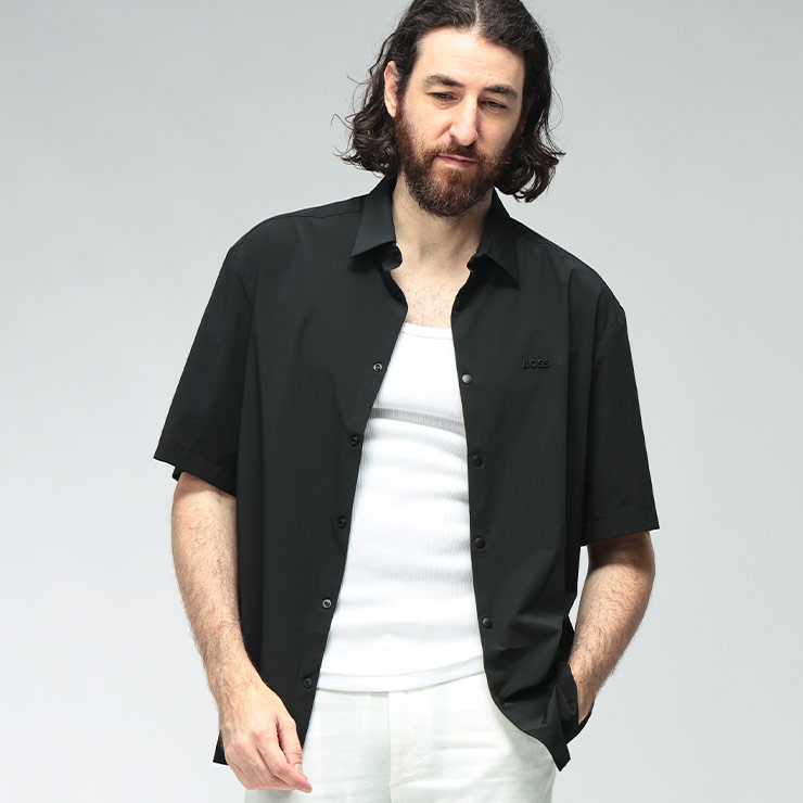 ヒューゴボス メンズ シャツ HUGO BOSS 半袖 ストレッチ エンボスロゴ レギュラーフィット オーバーシャツ HBG50559576 ブランド トップス 無地 シンプル ベーシック 伸びる ゴルフ スポーツ 春 夏｜大きいサイズのサカゼン