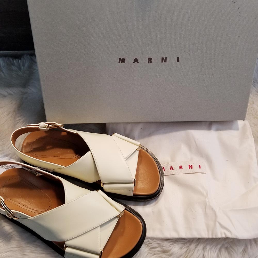 マルニ MARNI スムースカーフスキン クロススタイルサンダル